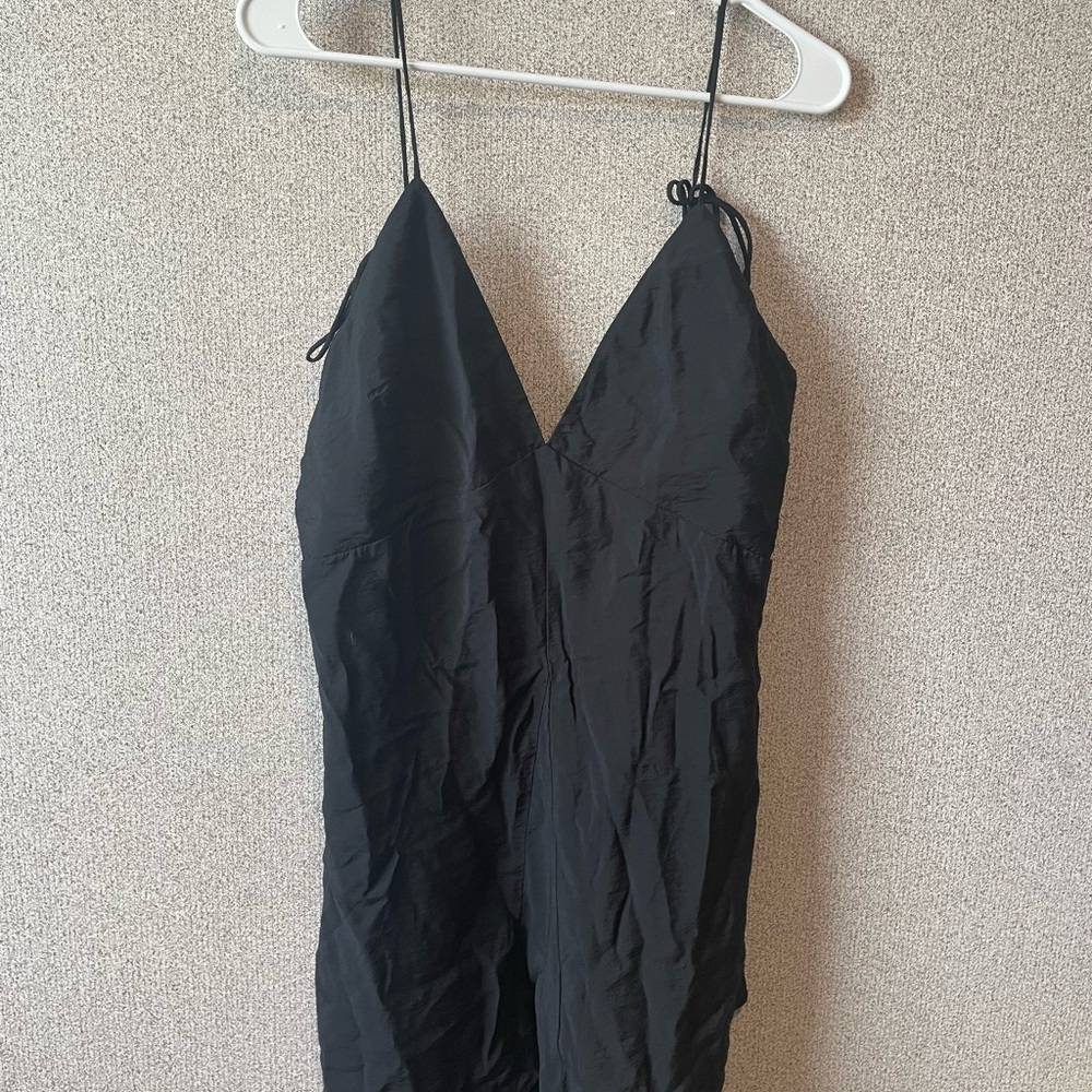 H&M Elegant Black V-Neck Top